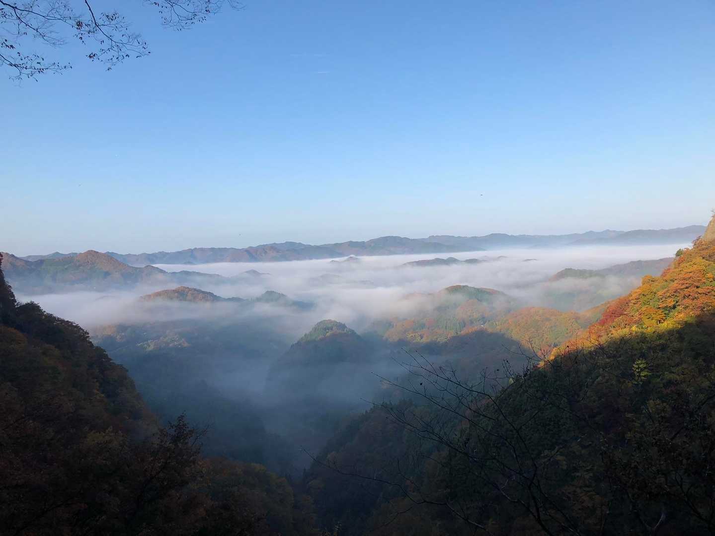 下は、全て霧の中。
