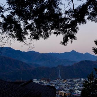 根本山にはベンチもありました