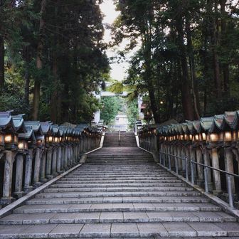 宝山寺を後に、参道の階段を生駒駅までひたすら下る。絶対に金比羅山より長い階段と思う