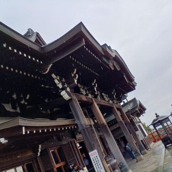 本堂お参り…造形は趣深く力強い、感じ得るパワーを受け、覚悟が決まる。