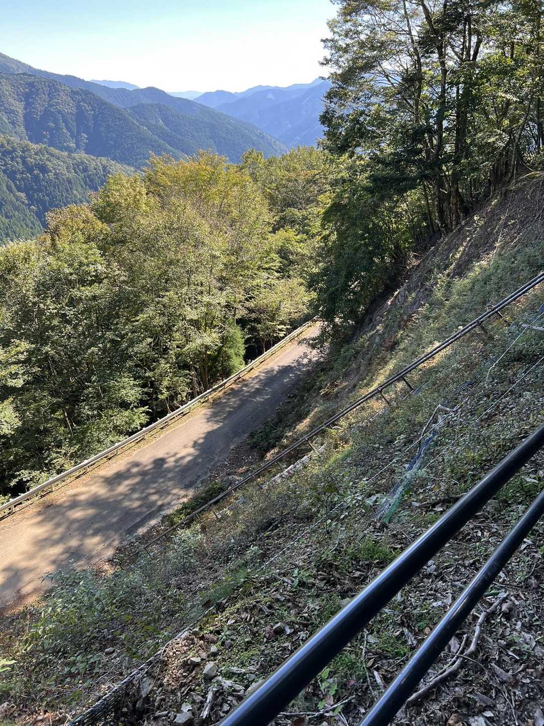 おっかない階段まで戻ってきました。
