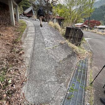 入口に気付かず通り過ぎました笑
駐車場から結構近いです