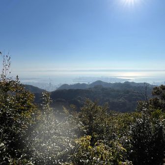 再度山山頂からの景色、少し霞んでる