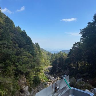 藤内小屋。
いつもなら帰りに寄る時間。
あまりにも時間が遅いので少し心配になる。