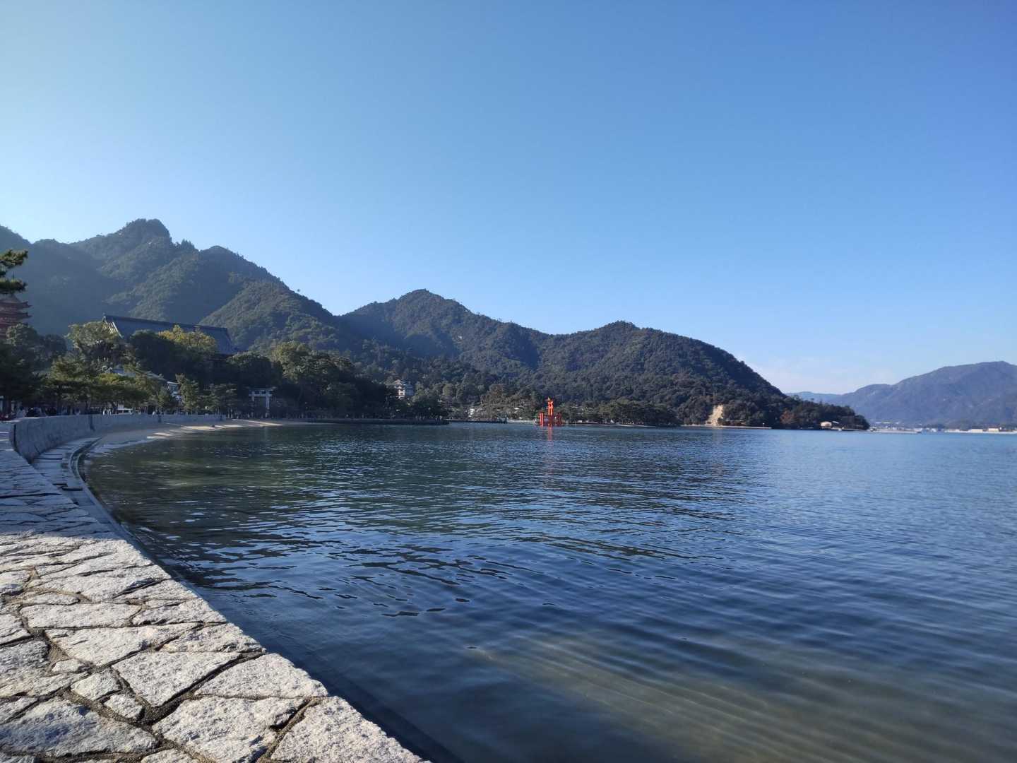 天気最高
潮が満ちてる