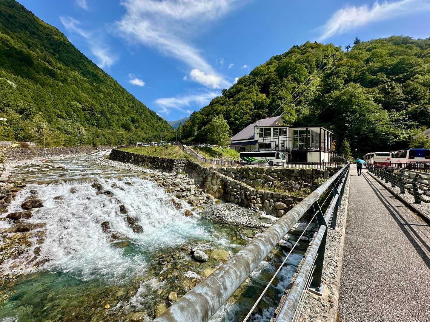 薬師岳登山口-アラスカ庭園-スイス庭園-日本庭園-三俣蓮華 縦走コースの写真