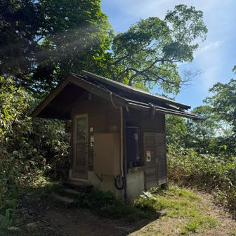 トイレあり
この先には御神水
帰りに寄ろう