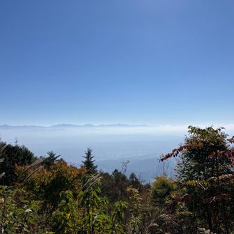 山小屋前の景色