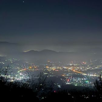 ネオンの中の六ヶ岳🏔️