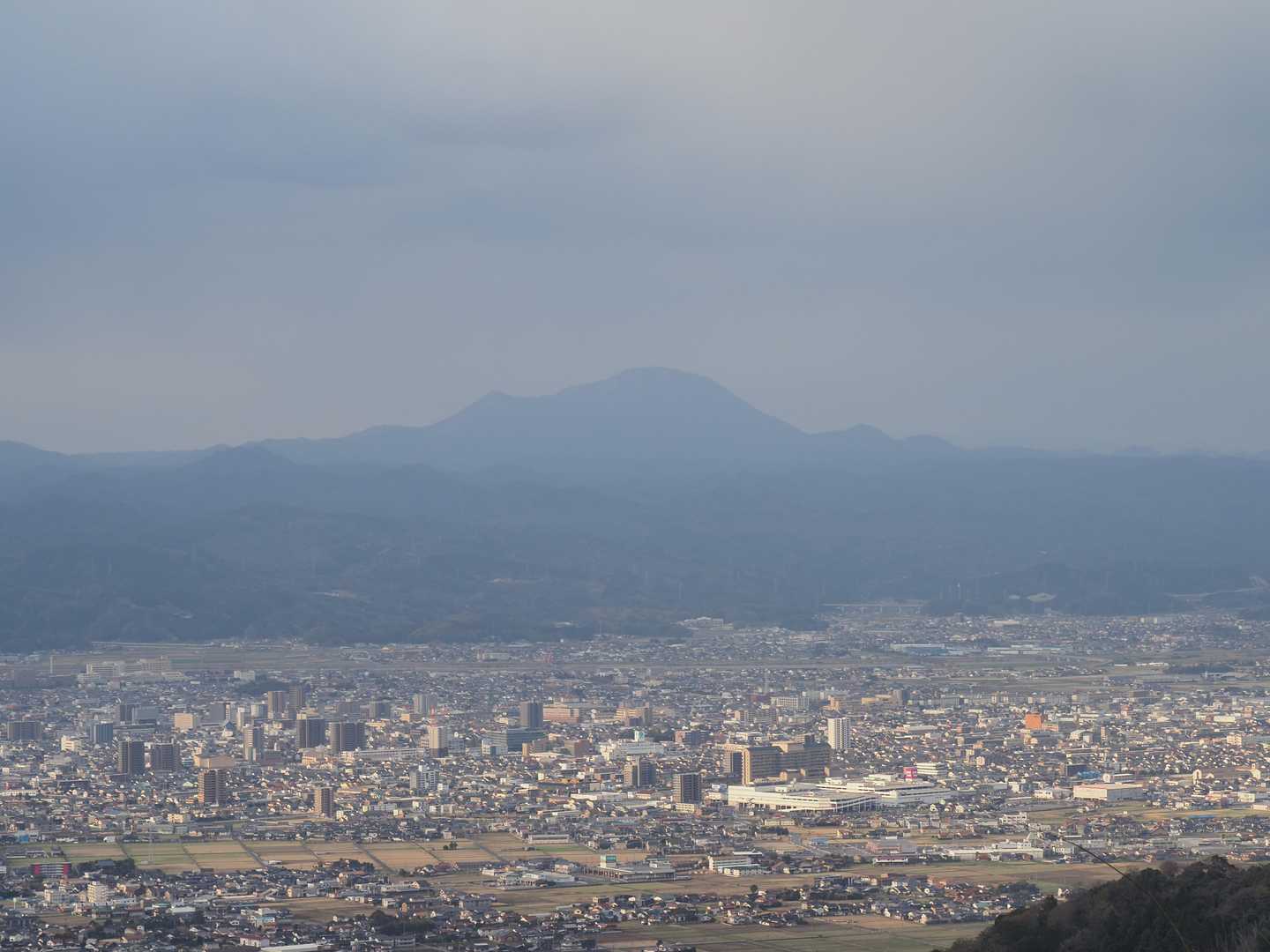 三瓶山
この頃はまだ見えてました