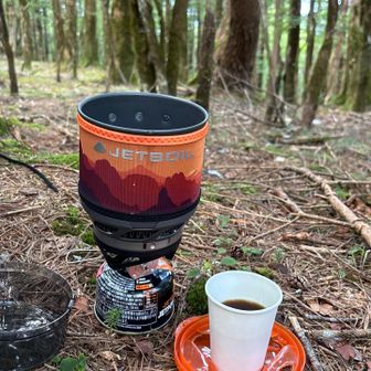 駐車場の近くでラーメン&コーヒータイム