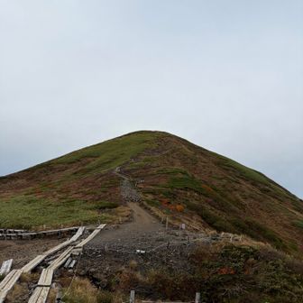 時間もあるし、もう一度男女岳に登るか―