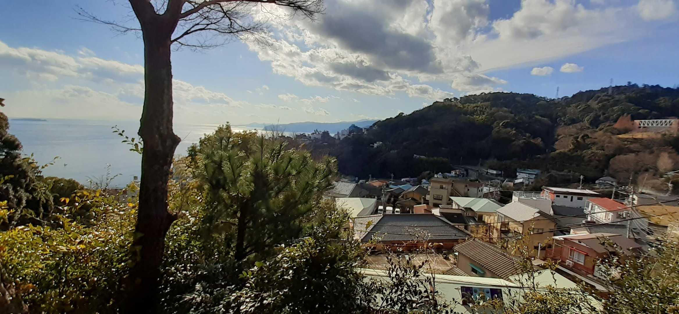熱海の海と山と