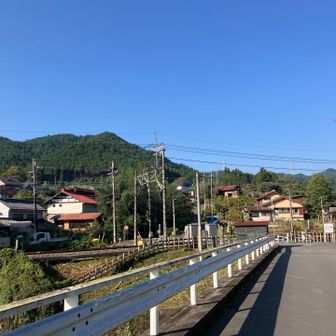 西武秩父線を渡ります。