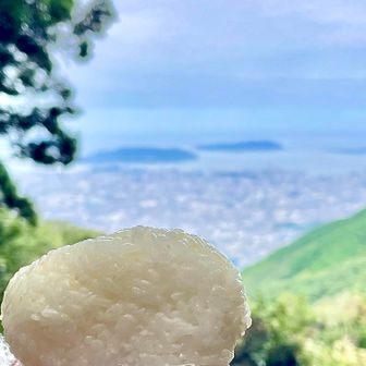 邪魔にならない様に隅っこでバタバタおにぎりを頬張る🍙
新米、美味しい❤︎*.(๓´͈ ˘ `͈๓).*❤︎

無事登らせて頂きありがとうございました♪