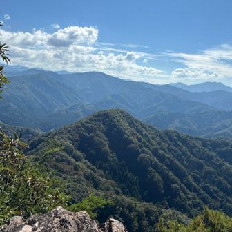 鉄塔から下ります
小獅子岩に寄り道　　いい景色です✨