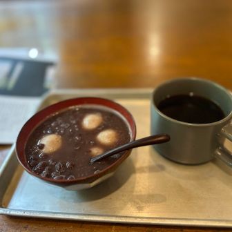 大人しく晴嵐荘に戻り、温泉の時間までまったり☕️
この時間には再び雨も降りはじめ、帰ってきて良かった😊