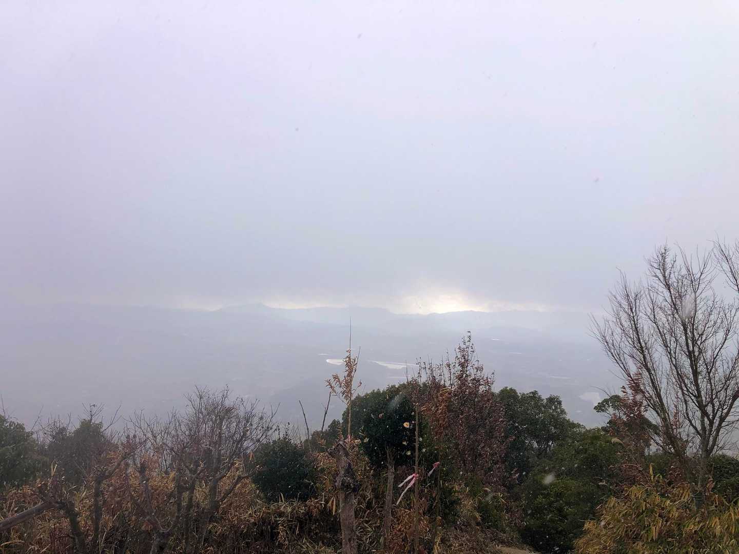 阿讃山脈方面も真っ白❄️❄️