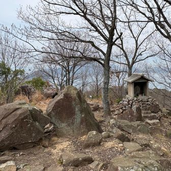 小さな祠には不動明王