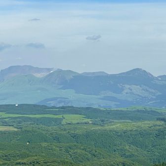 昨日登った烏帽子岳と杵島岳も見えます。