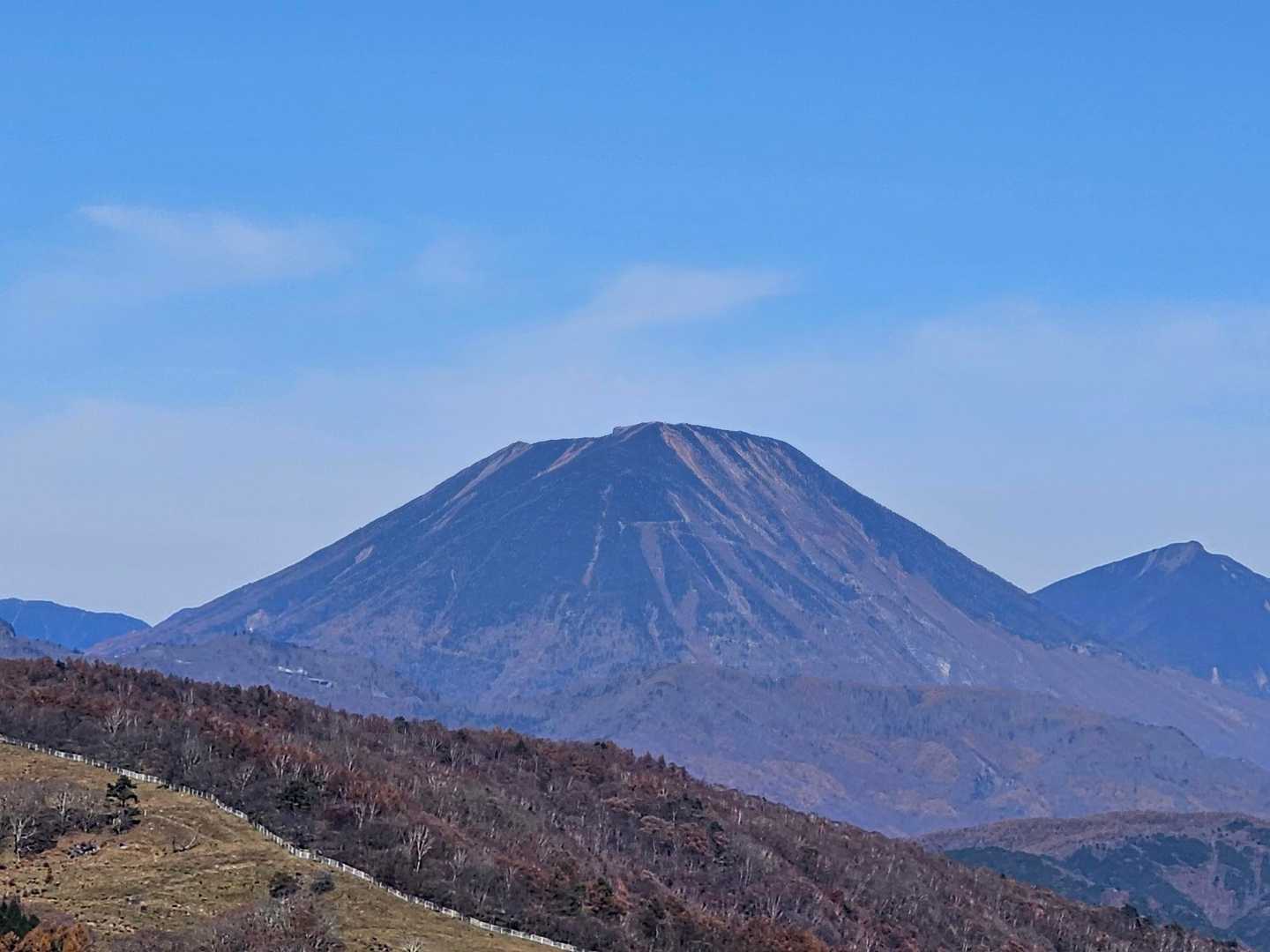 男体山。