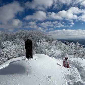 一ノ峰🙏
光が当たってキラキラ綺麗🤩