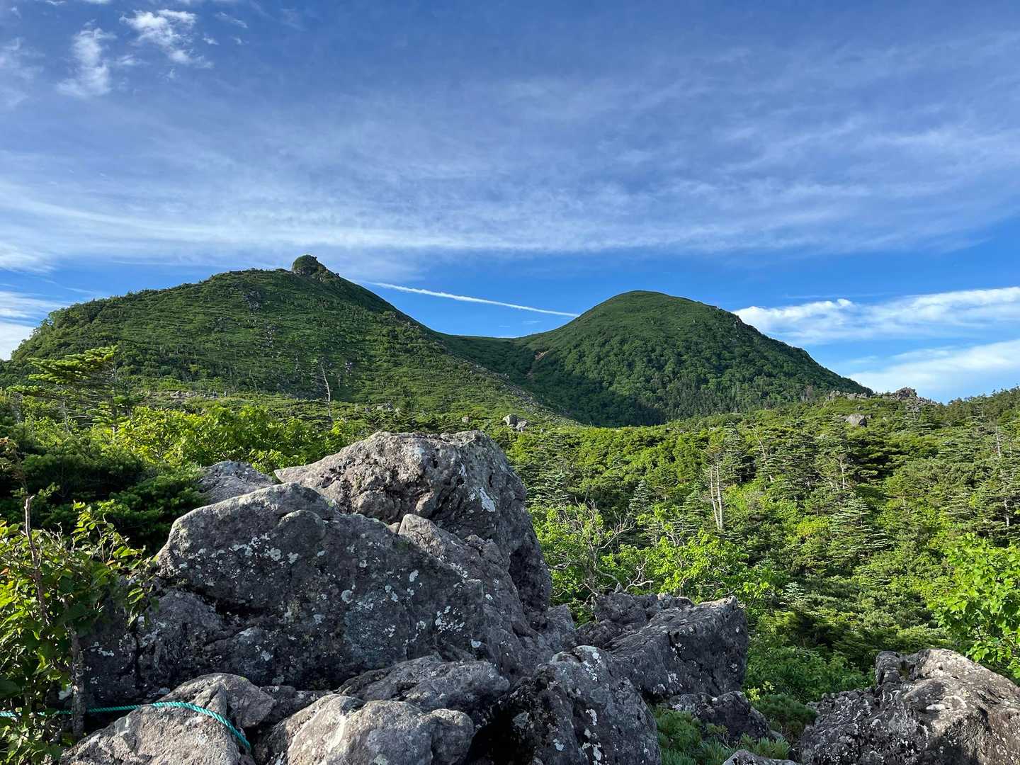 天狗岳周回 | 北八ヶ岳の森の潤いと南八ヶ岳の岩稜の豪快さ、両方を体感する双耳峰の写真