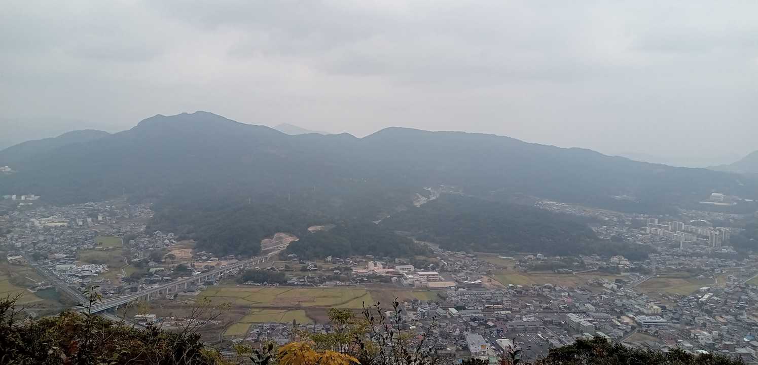 弓張岳や将冠岳の山並みも一望できます🤩ｲｲﾈ♪
そう言えばまだ登ってないな…🤔ｲｶﾝﾊﾞ