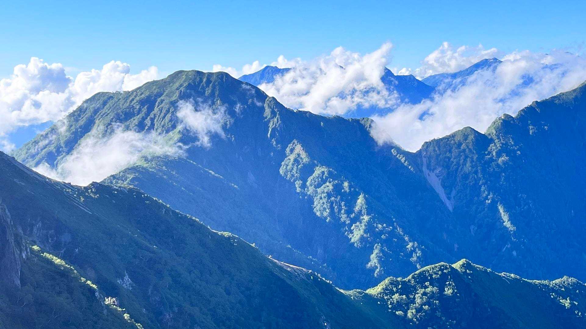 扇沢バス停-針ノ木峠-蓮華岳-北葛岳-七倉岳 縦走コースの写真