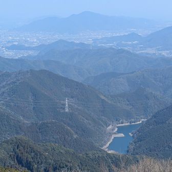 鈴ヶ岩屋山頂看板先から見る眺望