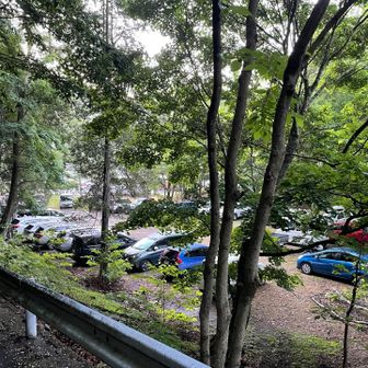 4時半くらいで駐車場は上含めてほぼ満車
