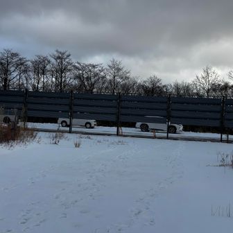 何台か車
停まってました
みんな冒険者