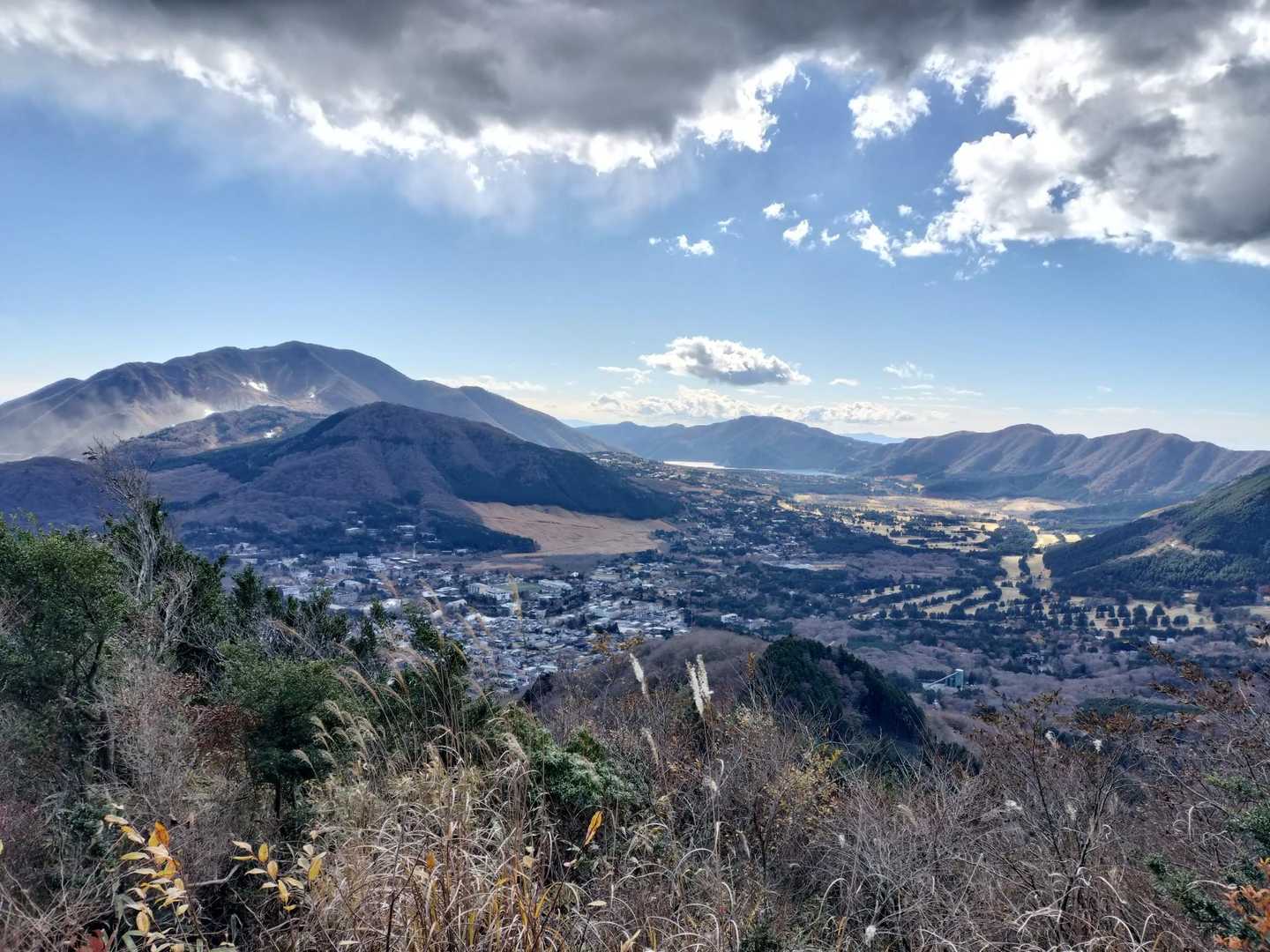 箱根の山と芦ノ湖の絶景
