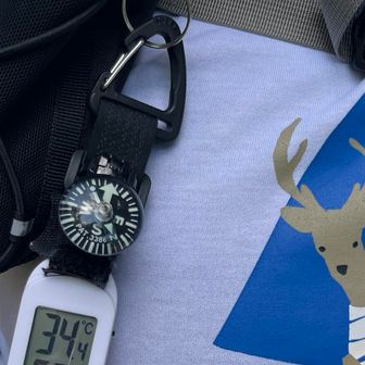 下界に近くなって34.4℃🥵　この後下まで降りたら３７℃でした〜暑すぎる🥵　
再度公園では風が吹き抜ける池沿いは２７℃台だったんです　天然クーラーですね🌿✨
