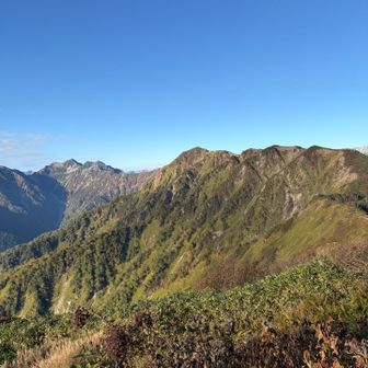 名残り惜しいけどバスの時間に間に合わせるため下山。