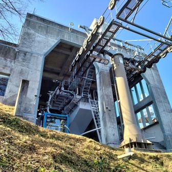 ロープウェイの出口がこんなに間近に！！