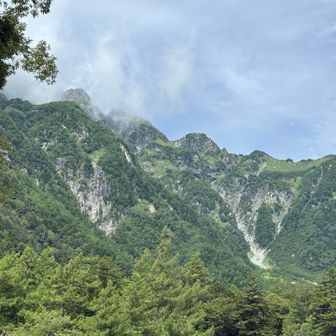 涸沢方面の山かな？