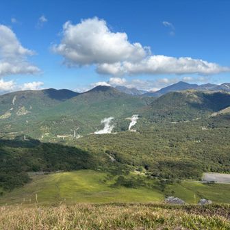 泉水・黒岩山方面
コンパスの山座同定で確認しました。