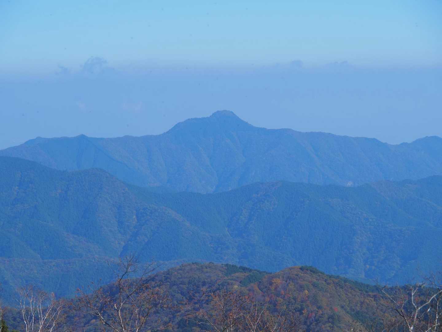 大岳山にズーム