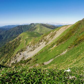 ほんのちょっとだけ天狗塚への稜線に進んでみる（フスベヨリ谷分岐まで）