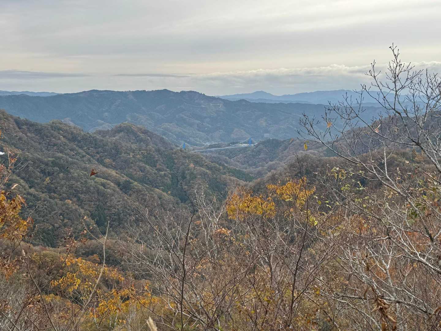三葉峠-明山 往復コースの写真