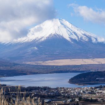 山中湖とセットで。
こっちから見る富士山はガッシリ体格が良い。