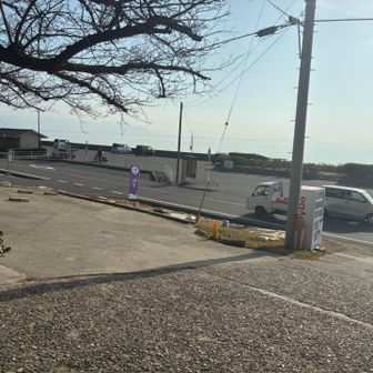 海側に王子マリンロード駐車場が見えます。