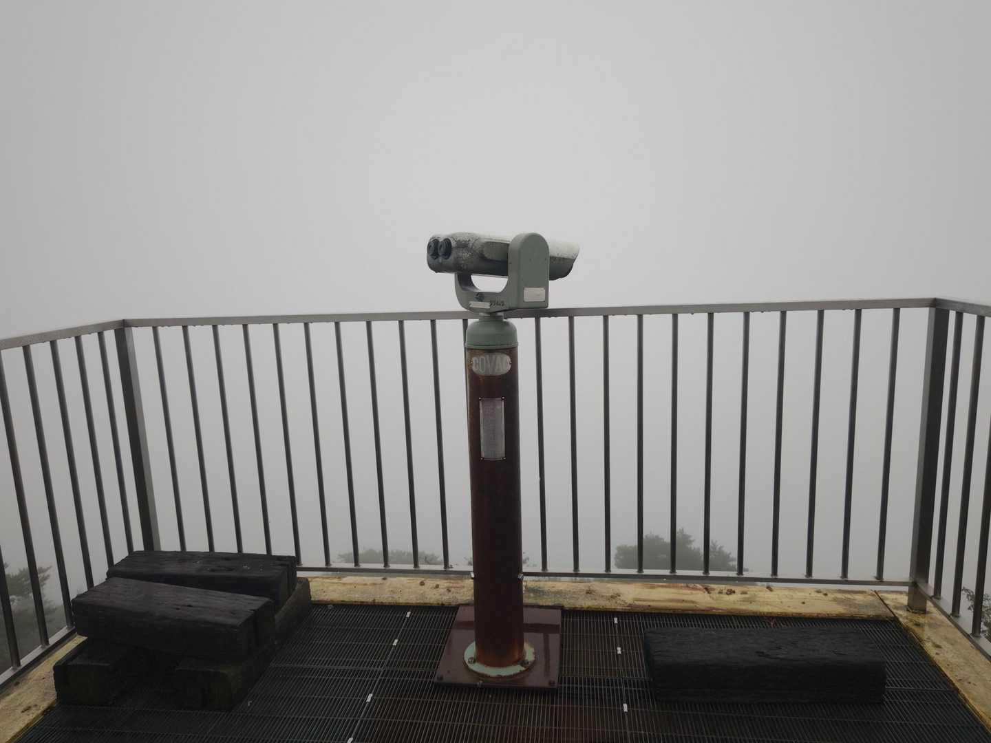 双眼鏡あるけど真っ白