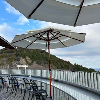 愛宕神社⛩とミスマッチだけど

ここが噂のパノラマデッキね😍✨️

雰囲気大好きです👏 