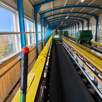 信用できないレトロ感w