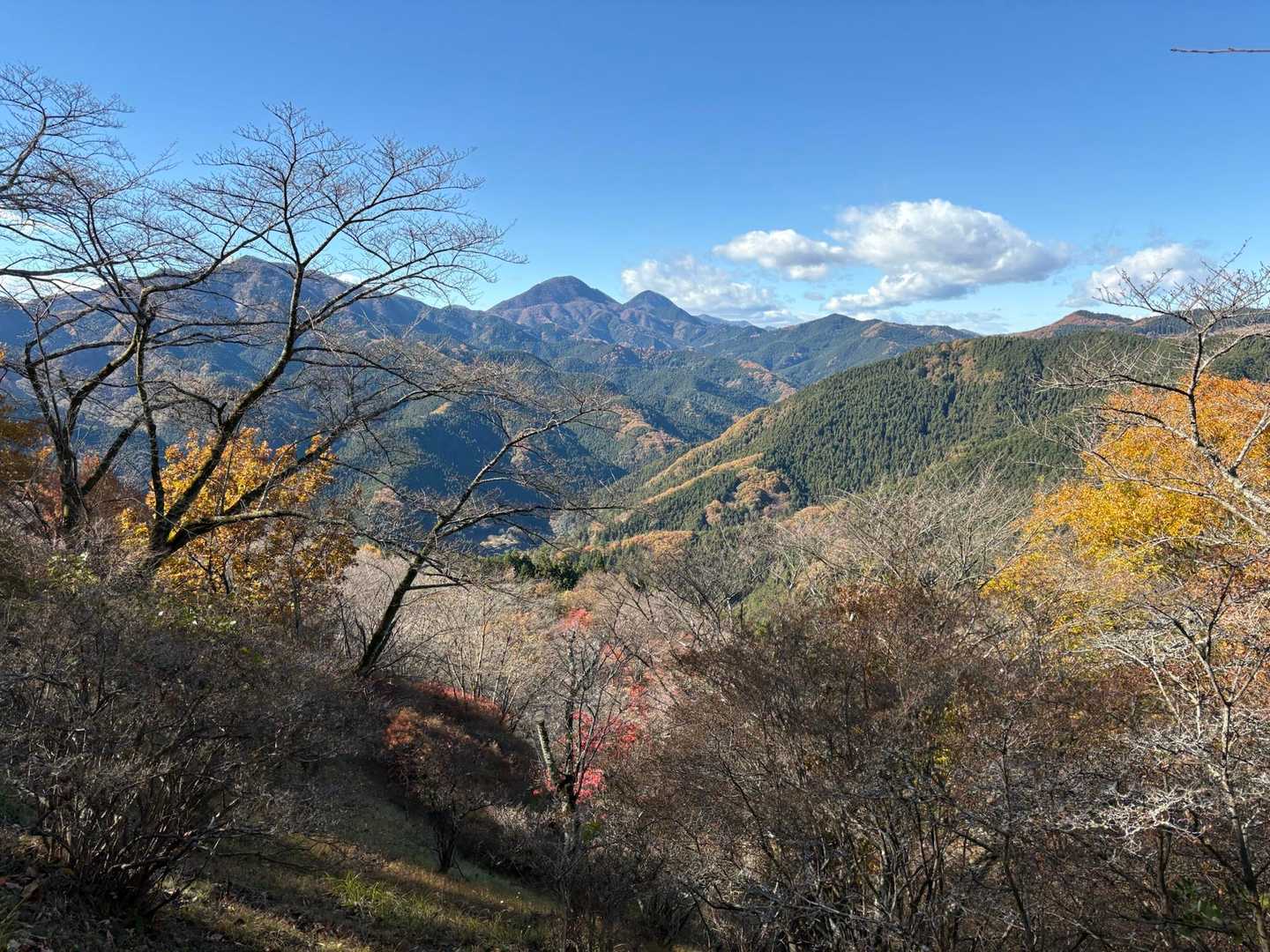 東西御荷鉾山ー稲含山