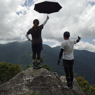 一段下に一緒に降りて
持ってた傘をお借りして📸✨️

その後暫くお話
喋り好きが揃うと話が止まらない🤣