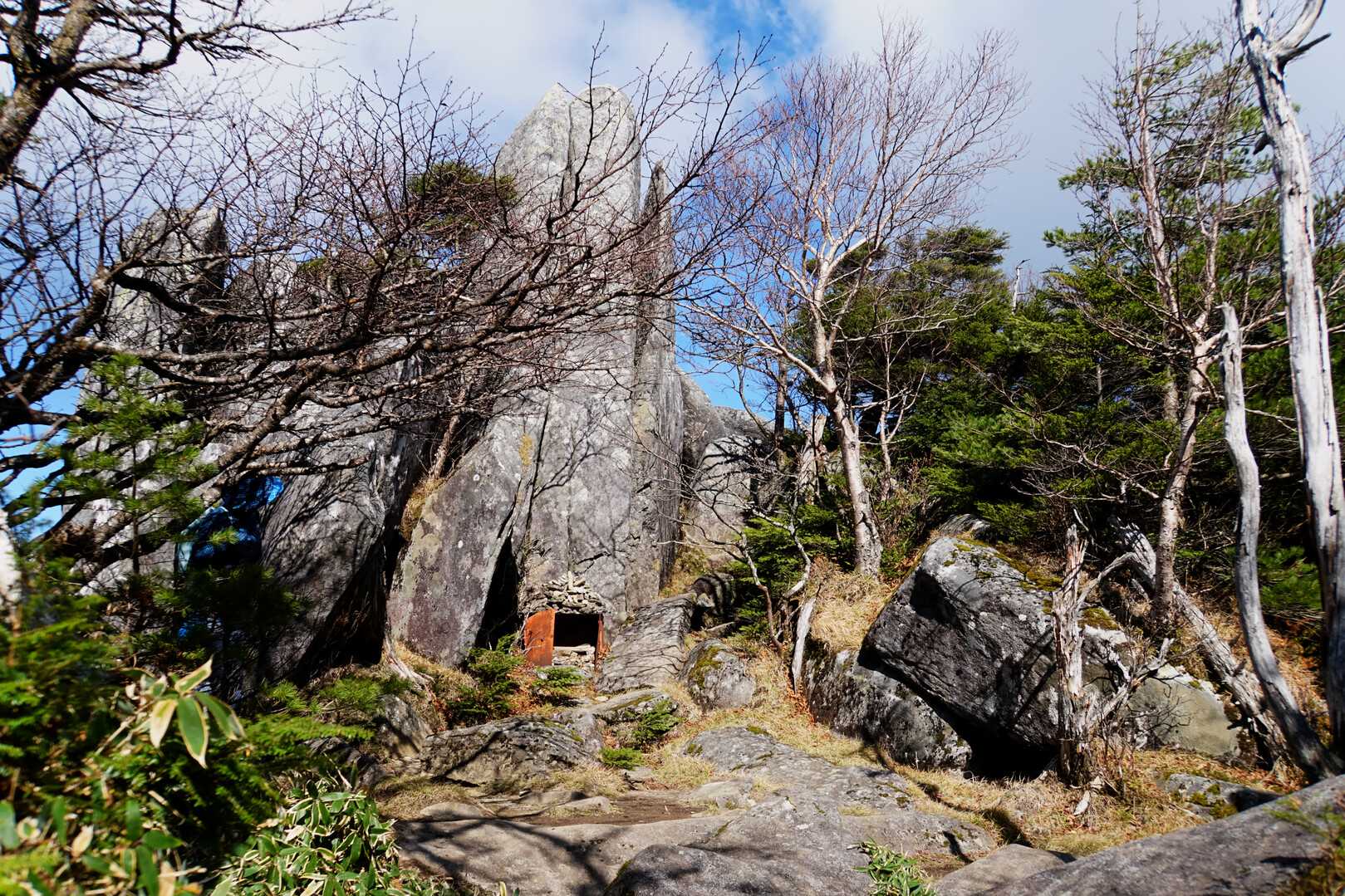 五葉山（日の出岩）の写真
