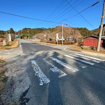 この地区唯一の横断歩道🚸を渡って、車の置いてある駐車場🅿️へ！